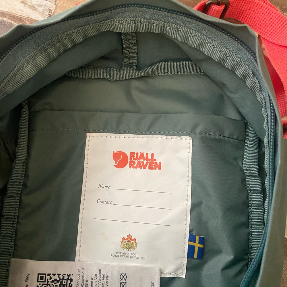 Fjallraven Kånken Mini Backpack/ Crossbody in Green and Coral - Picture 7 of 12